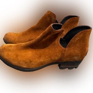 Sorel Lolla II Cutout Brown Suede Waterproof Ankle Bootie Womens 9.5 NL3783-222